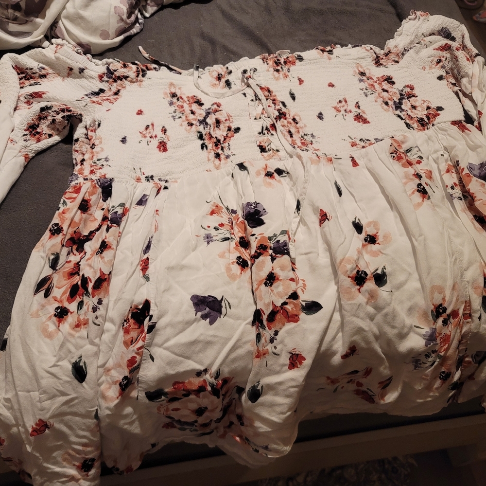 WHITE FLORAL CHALLIS LACE-UP OFF SHOULDER BABYDOLL TUNIC